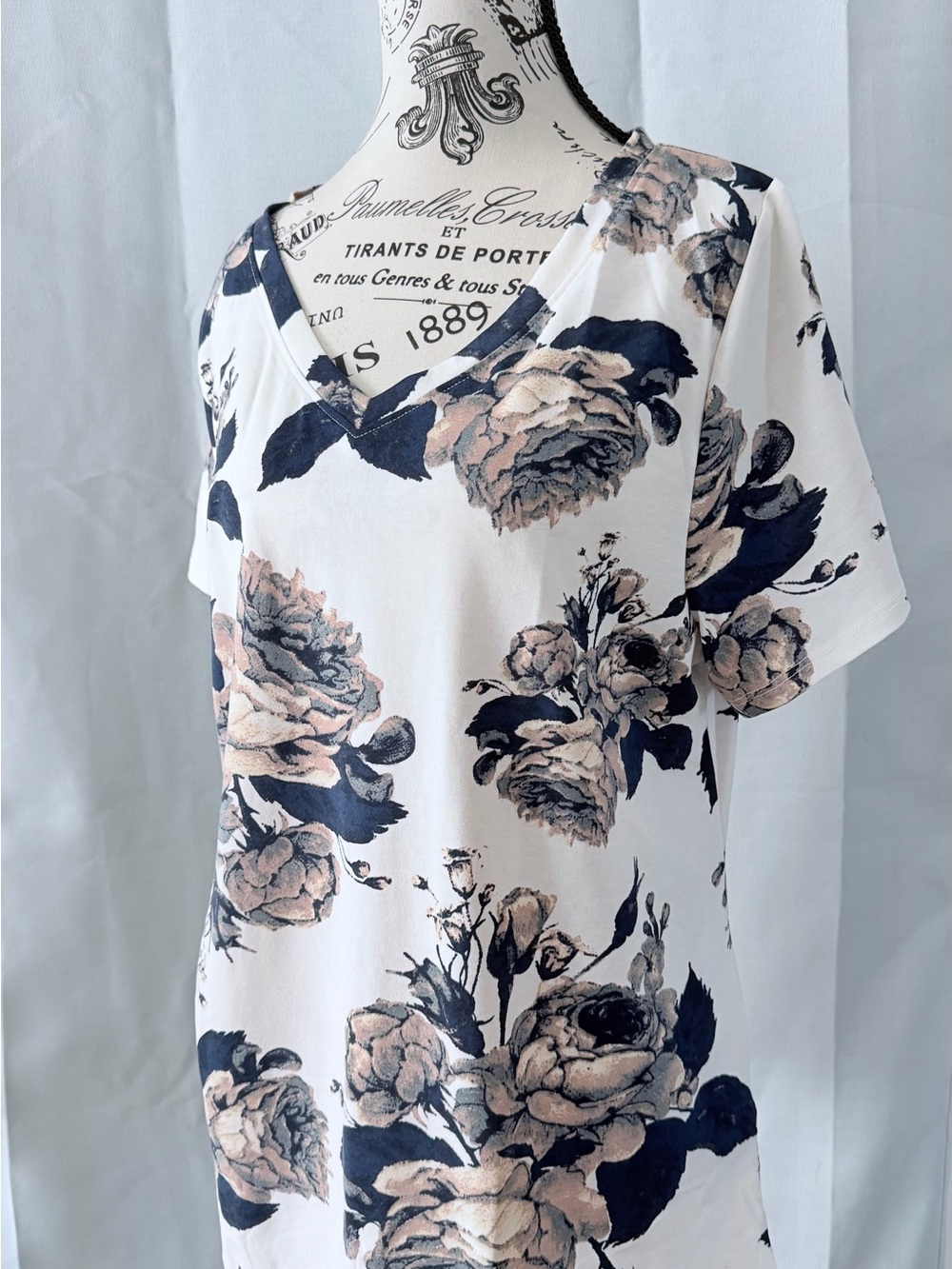 LuLaRoe Christy T — NWT